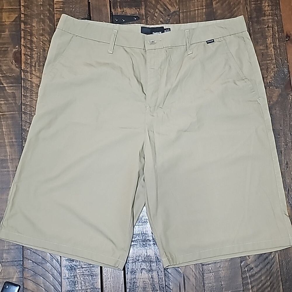 Men's Hurley Flat Front Shorts in Khaki sz 36
